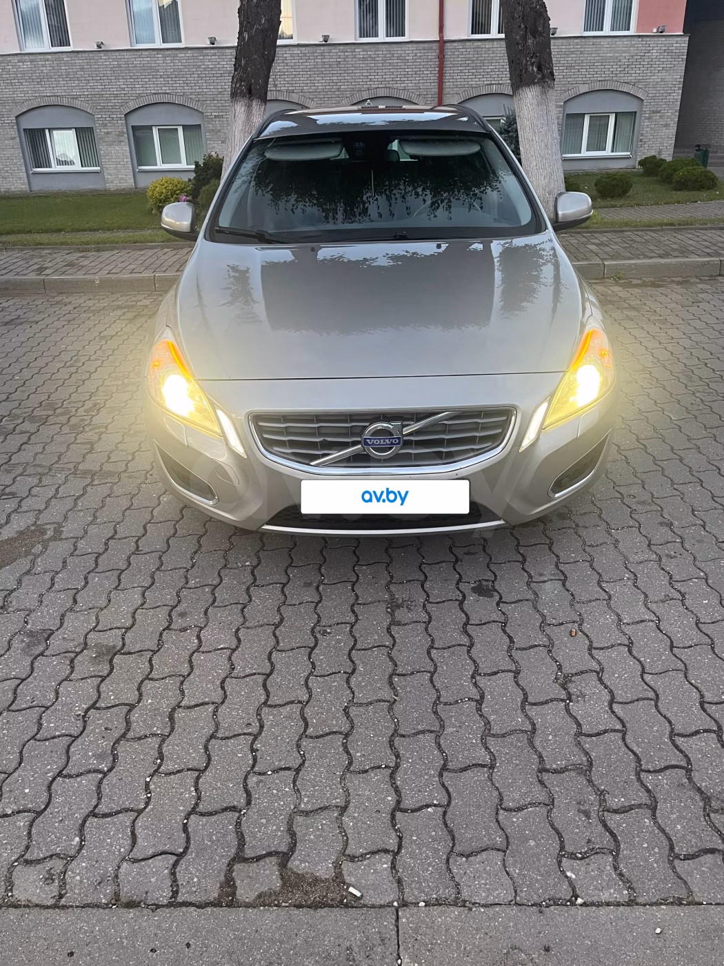 Volvo V60 фото 19