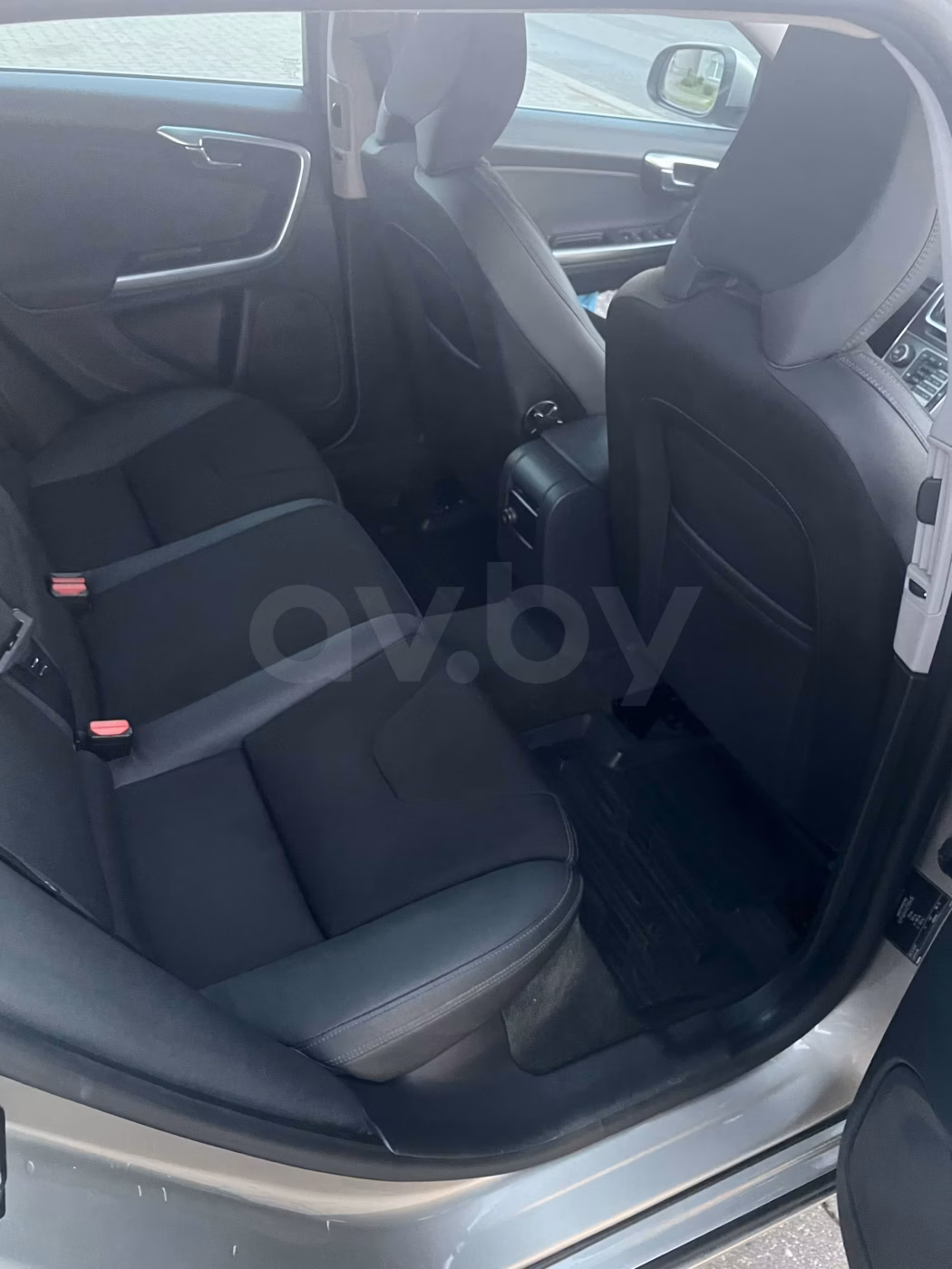Volvo V60 фото 11