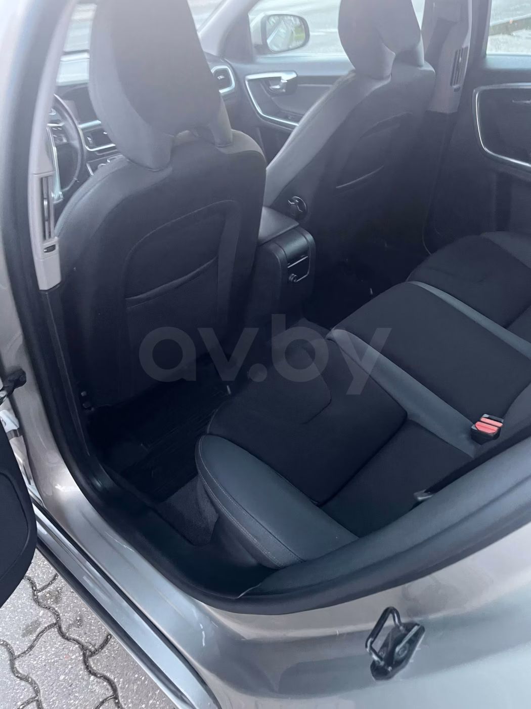 Volvo V60 фото 13