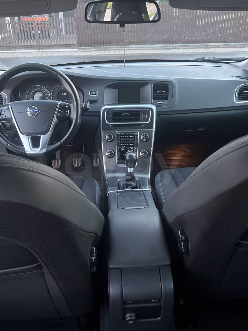 Volvo V60 фото 10