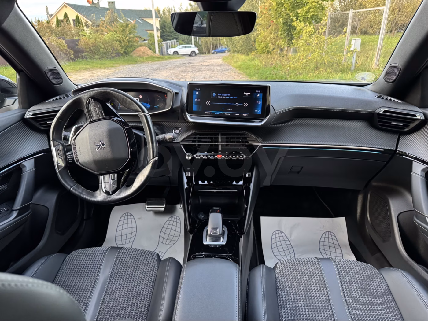 Peugeot 2008 фото 8