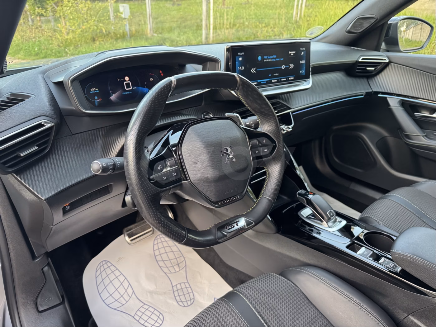 Peugeot 2008 фото 10