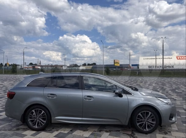 Toyota Avensis фото 3