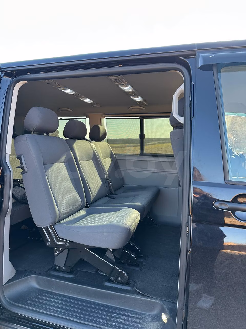 Volkswagen Caravelle фото 15