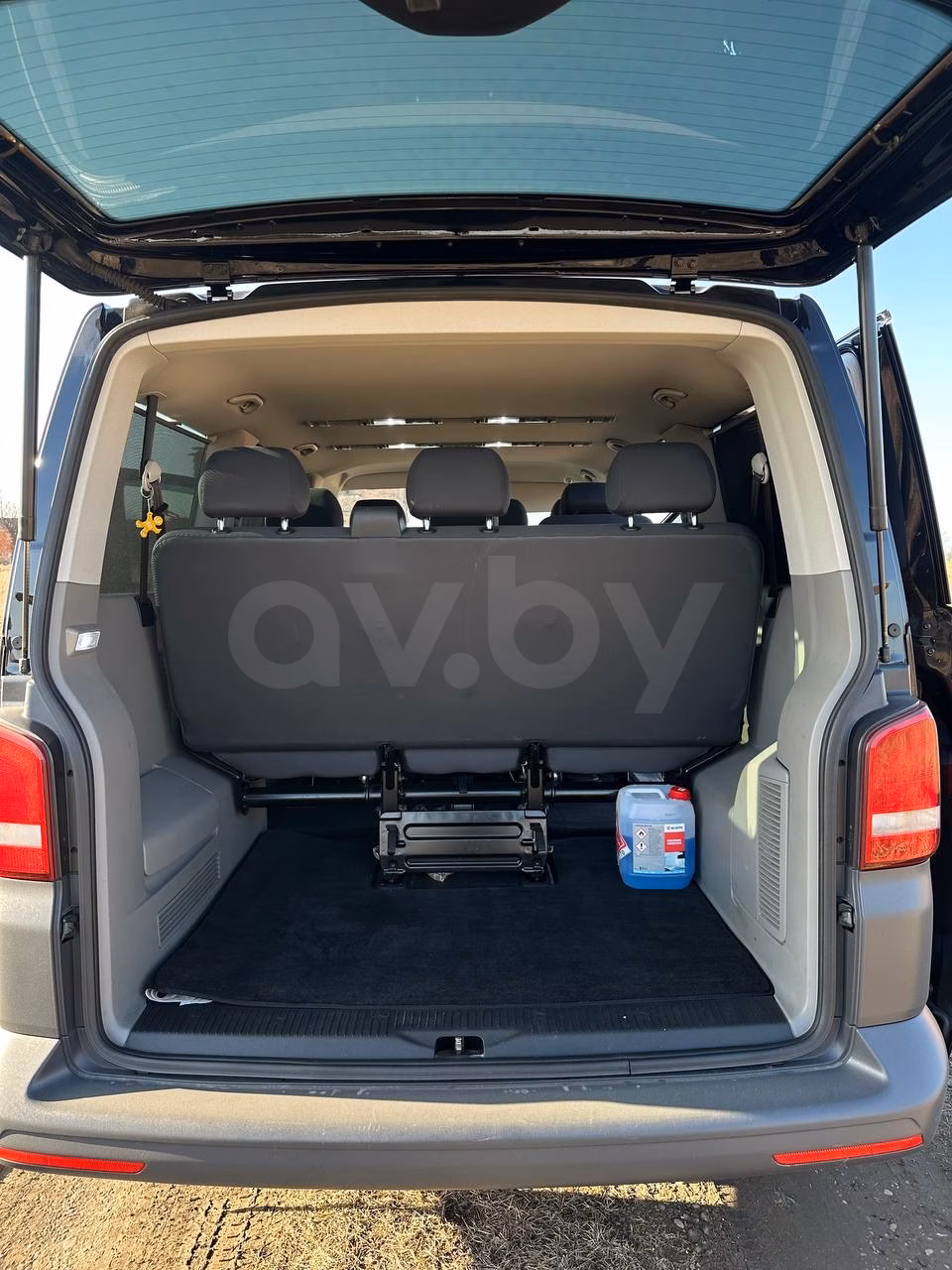 Volkswagen Caravelle фото 6