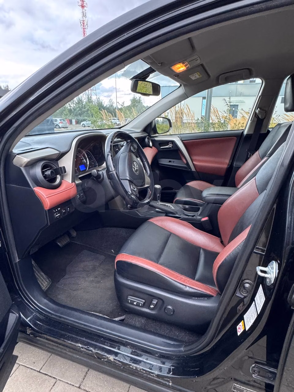 Toyota RAV4 фото 8