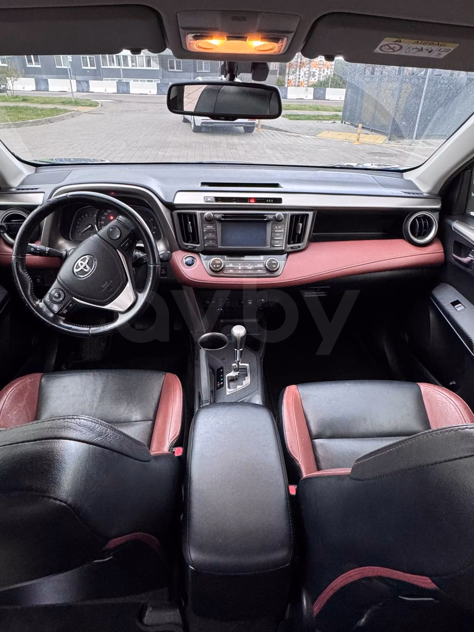 Toyota RAV4 фото 10
