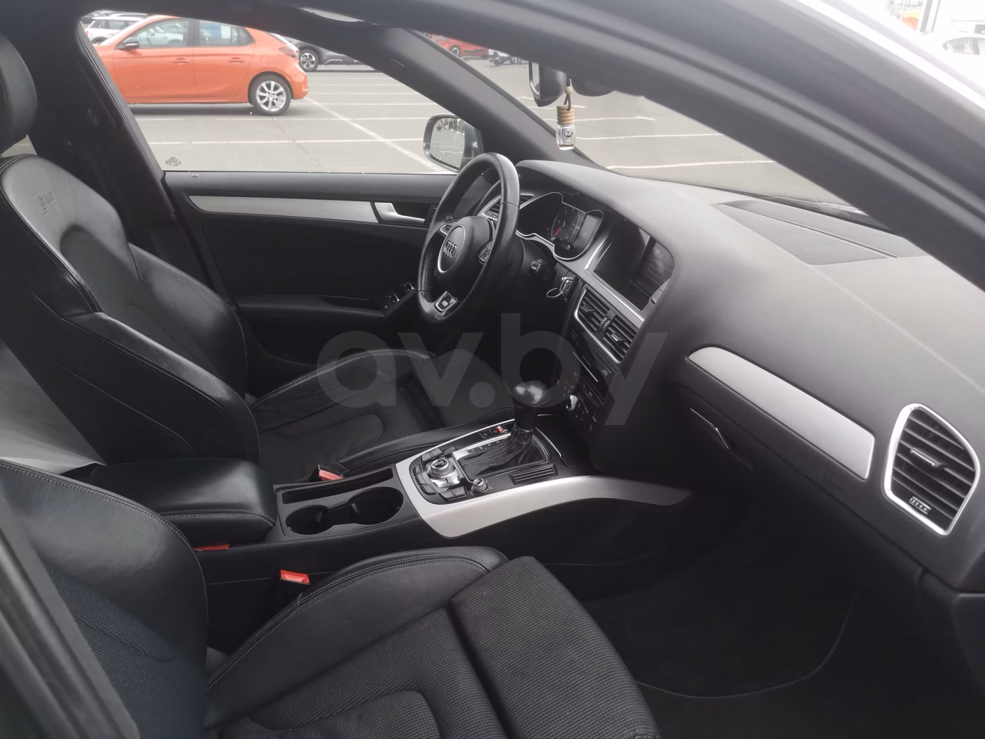 Audi A4 фото 13