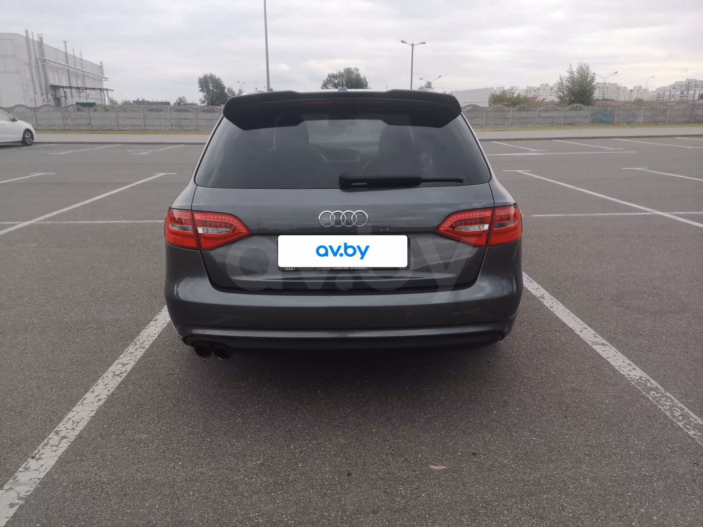 Audi A4 фото 5