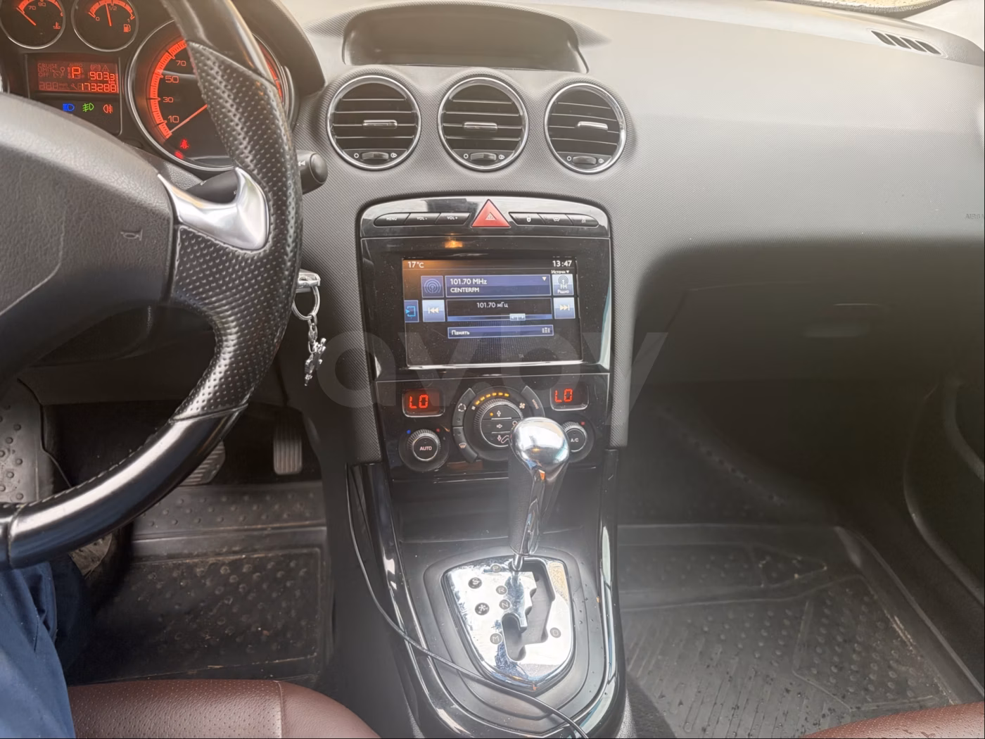 Peugeot 408 фото 6