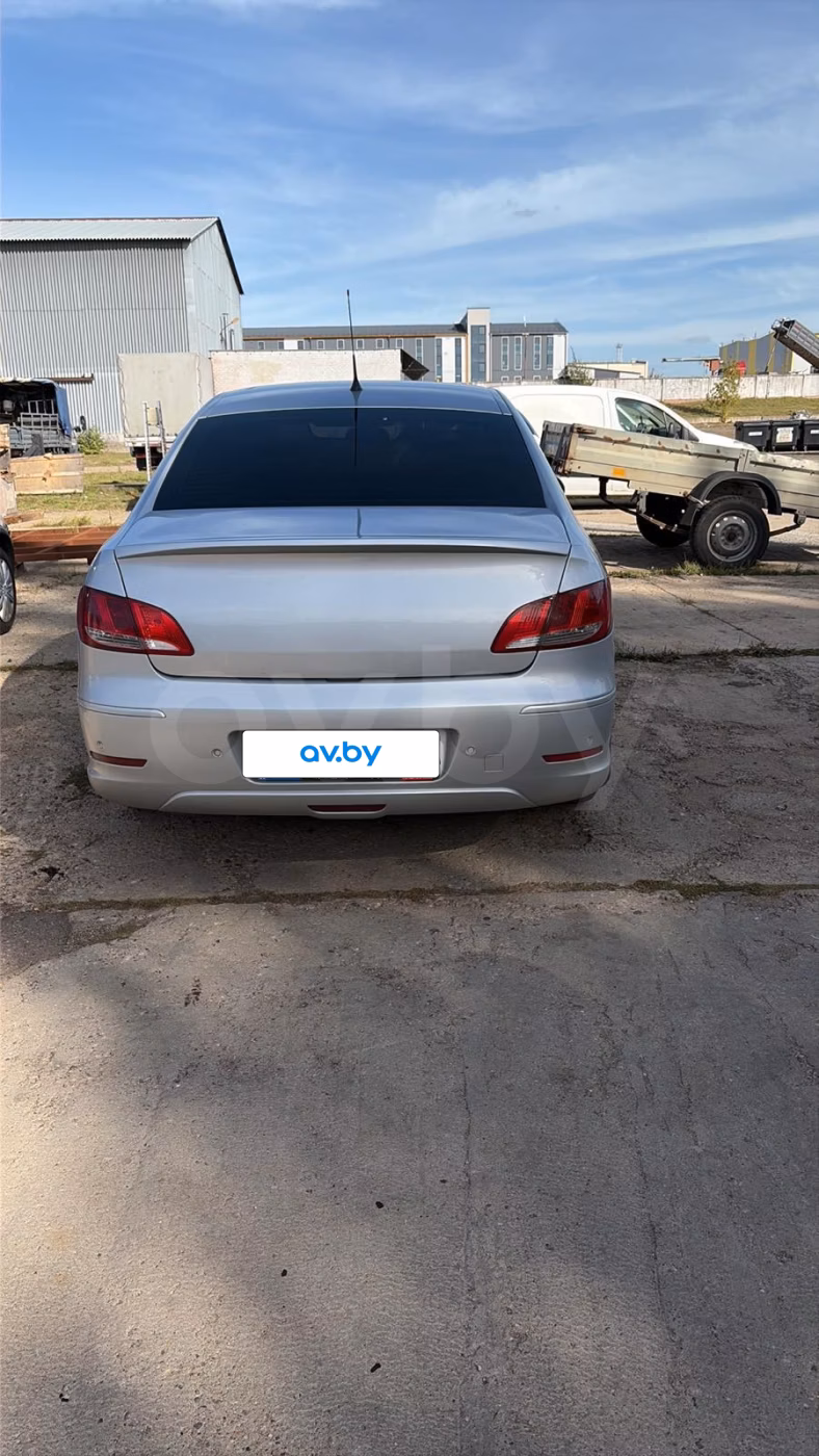 Peugeot 408 фото 5