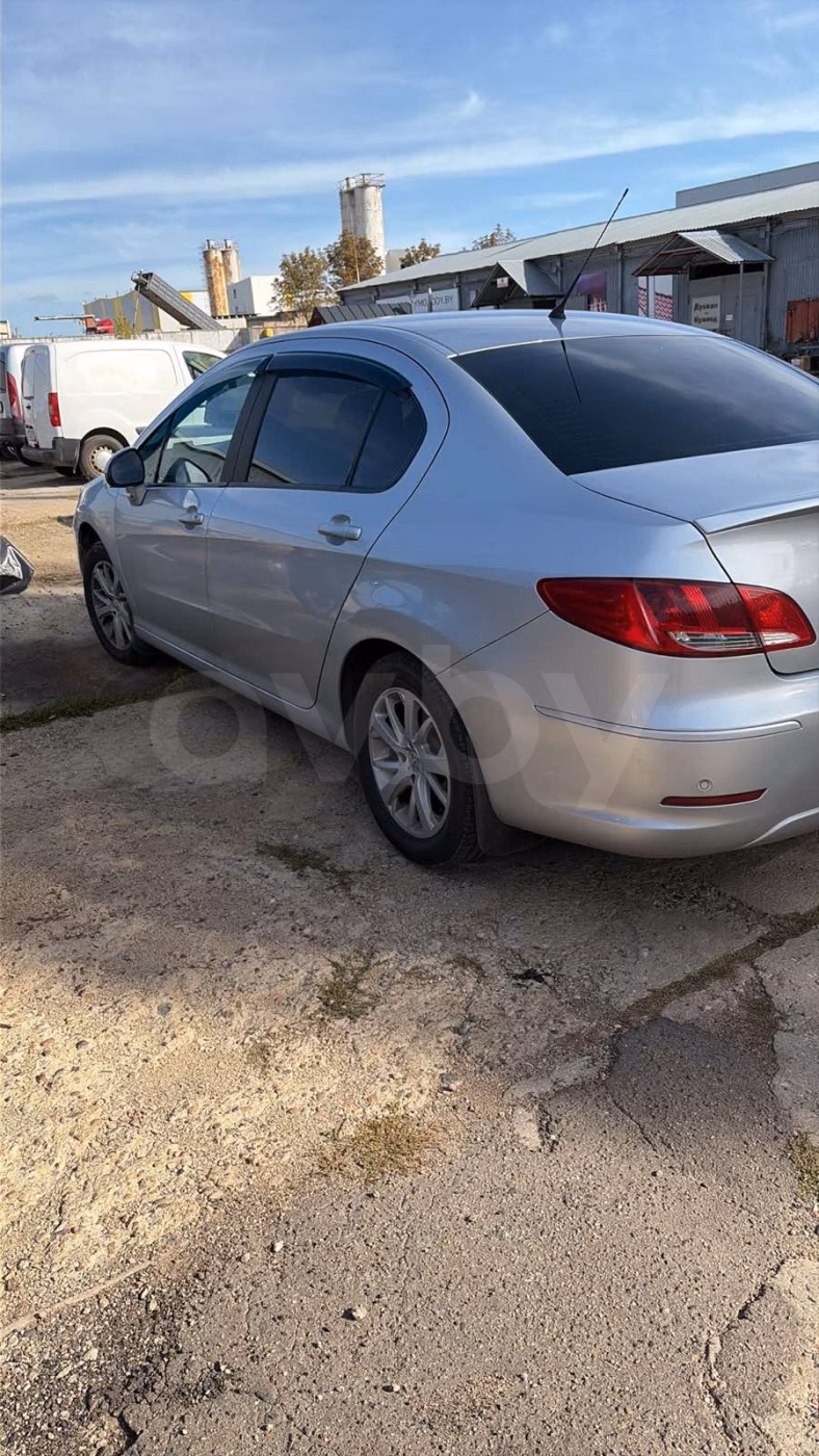 Peugeot 408 фото 4