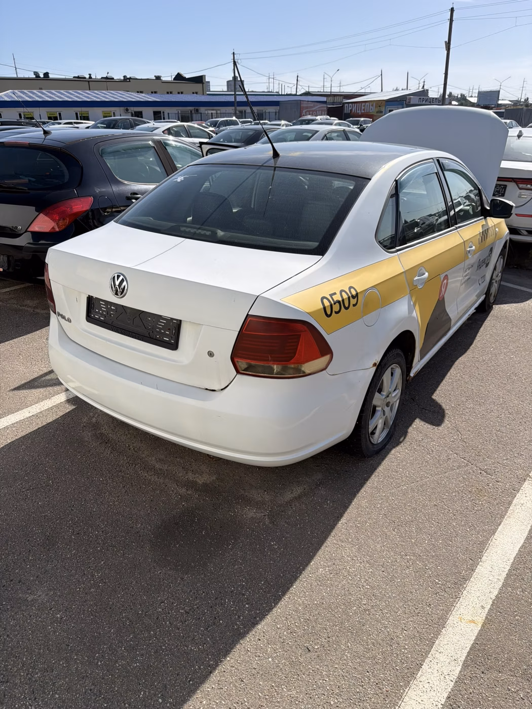 Volkswagen Polo Sedan фото 3
