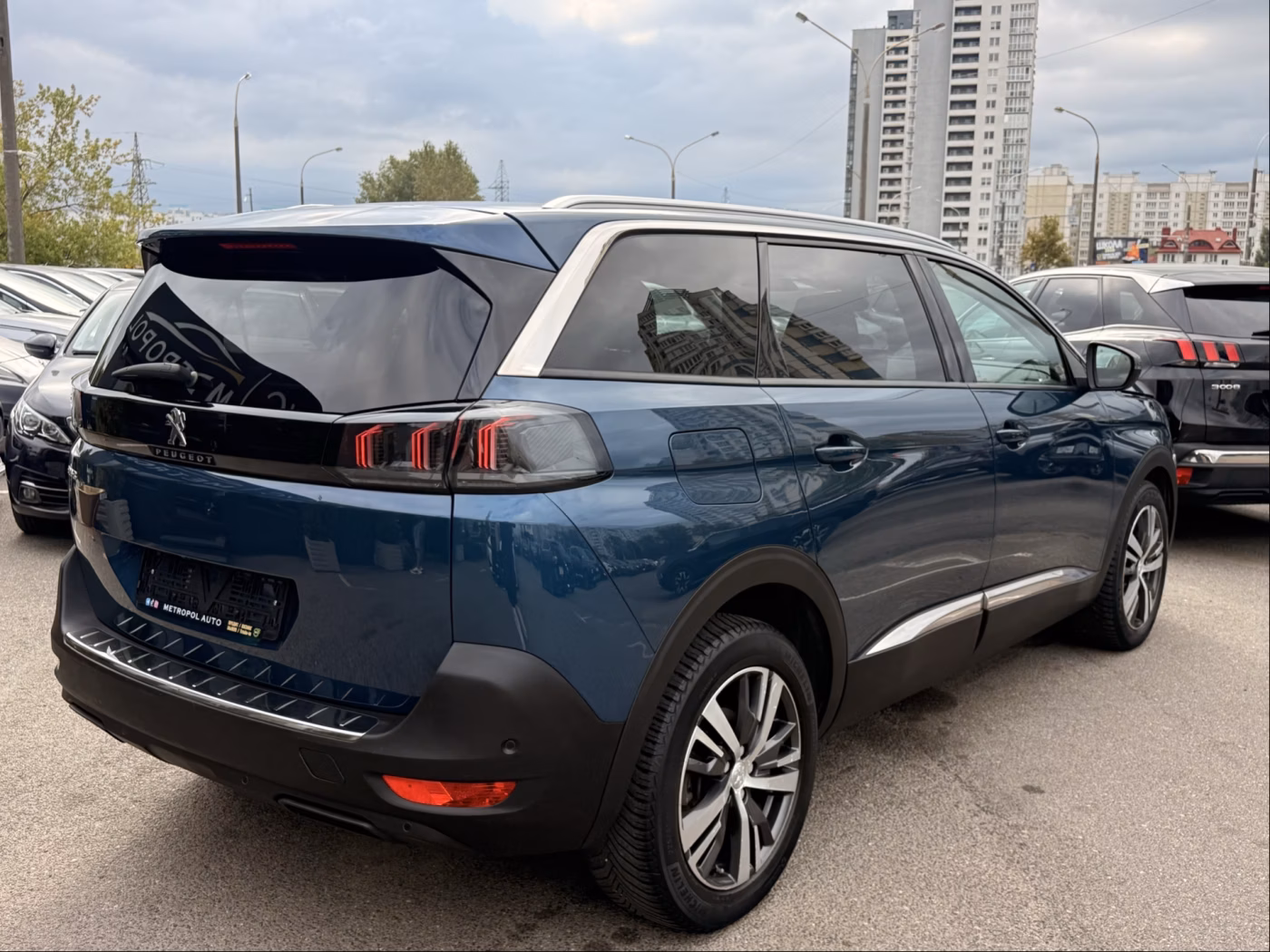 Peugeot 5008 фото 8