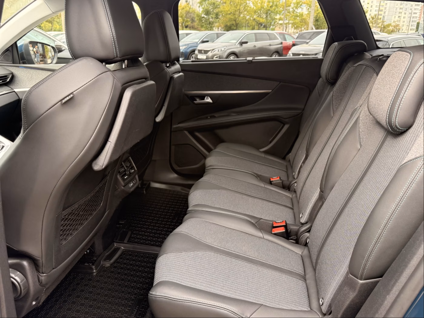 Peugeot 5008 фото 18