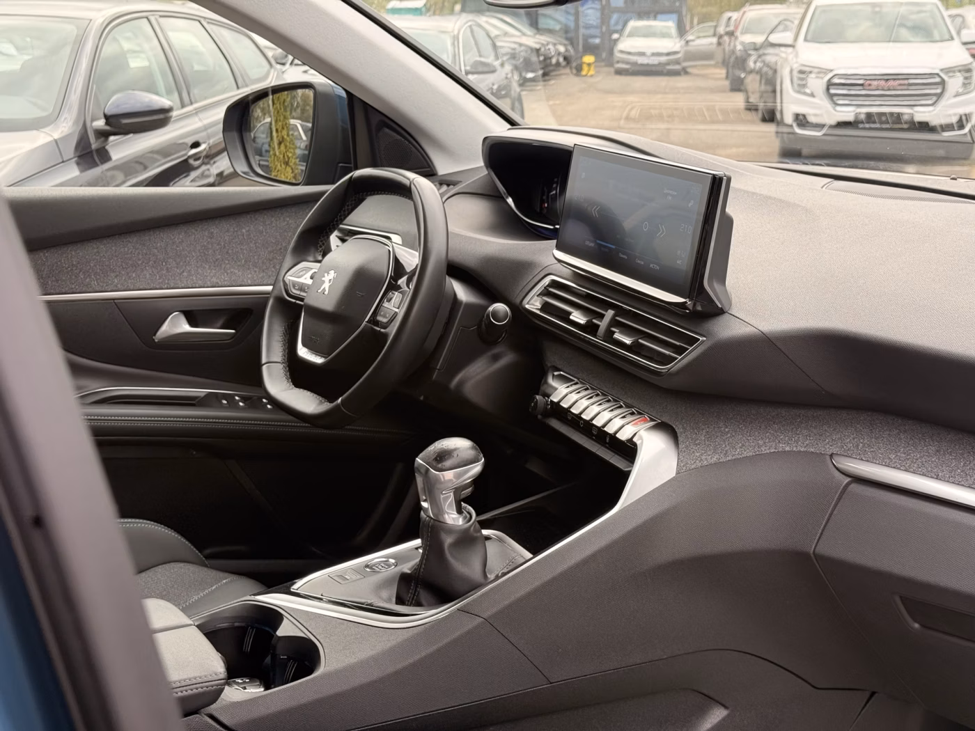 Peugeot 5008 фото 25