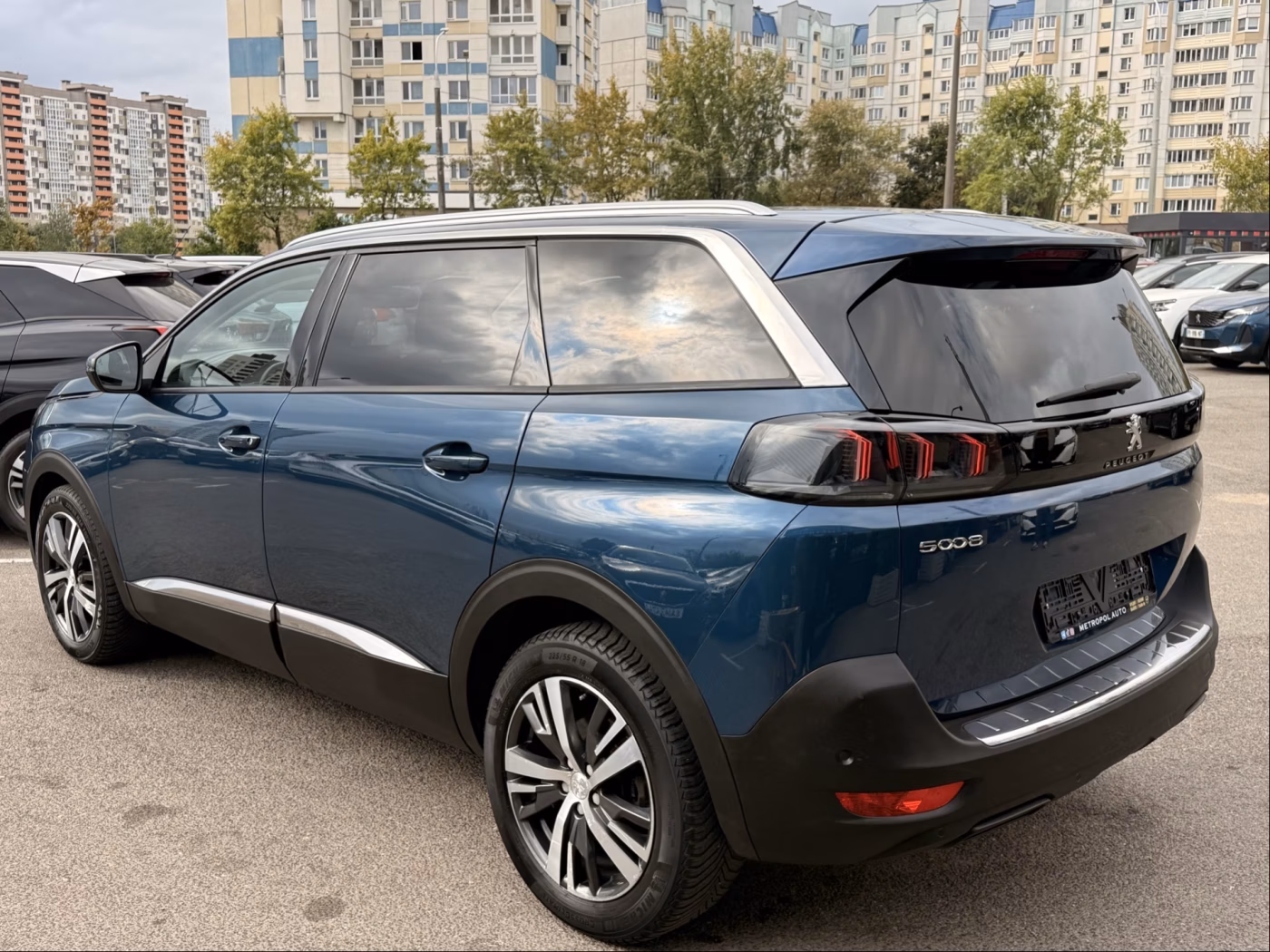Peugeot 5008 фото 6