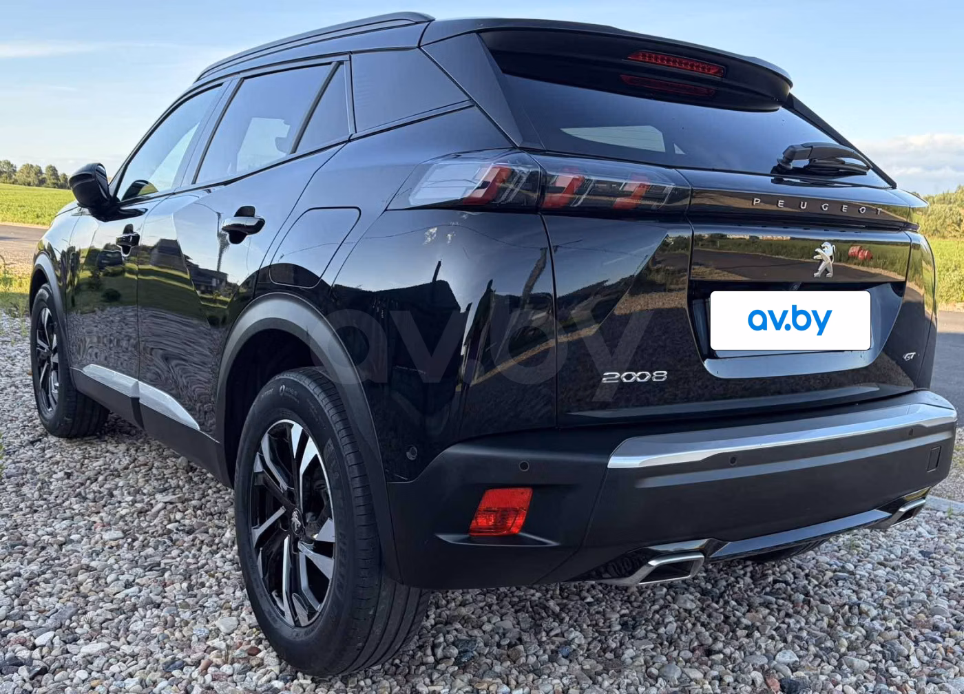 Peugeot 2008 фото 3