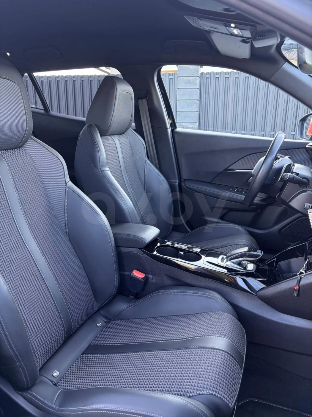 Peugeot 2008 фото 16