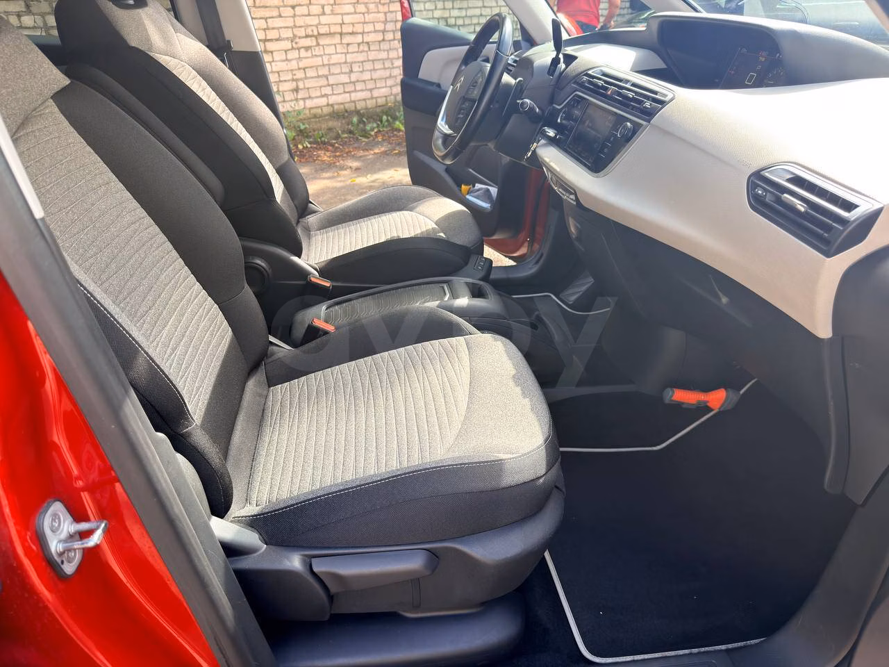 Citroen C4 Grand Spacetourer фото 16