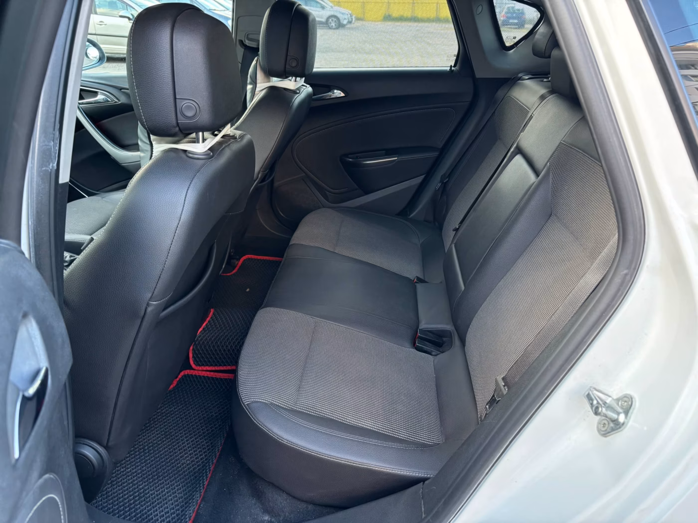 Opel Astra фото 16