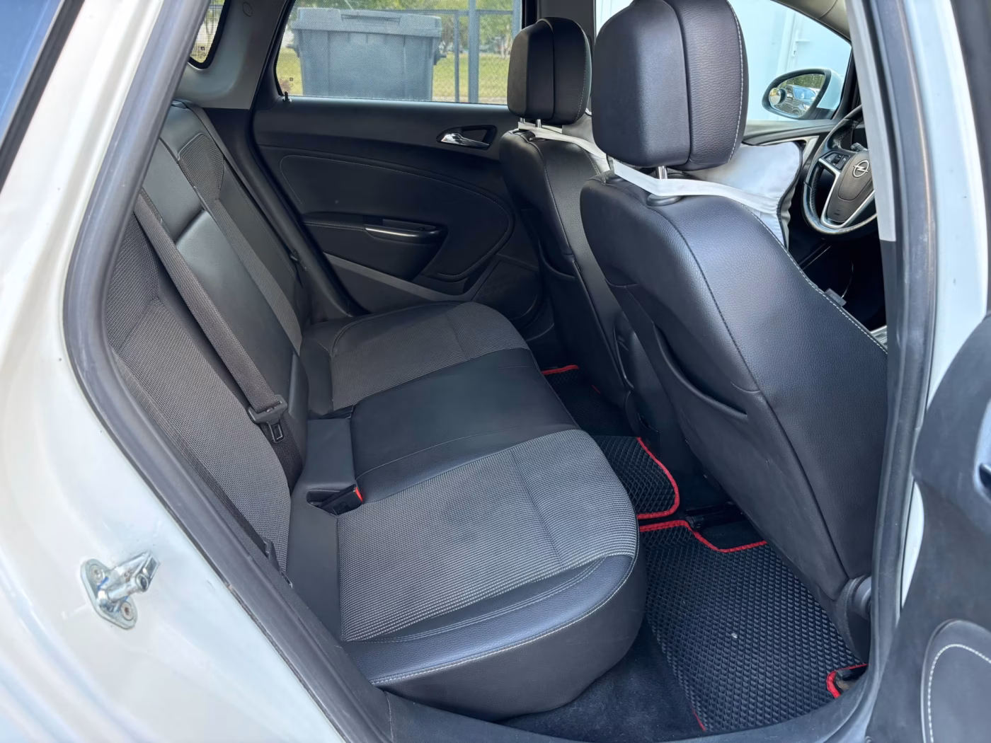 Opel Astra фото 18