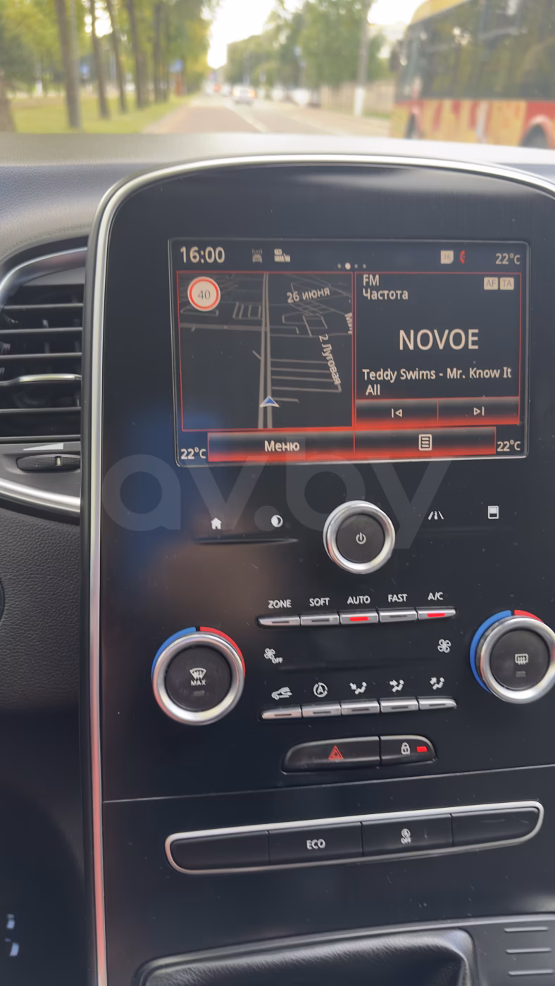 Renault Grand Scenic фото 10