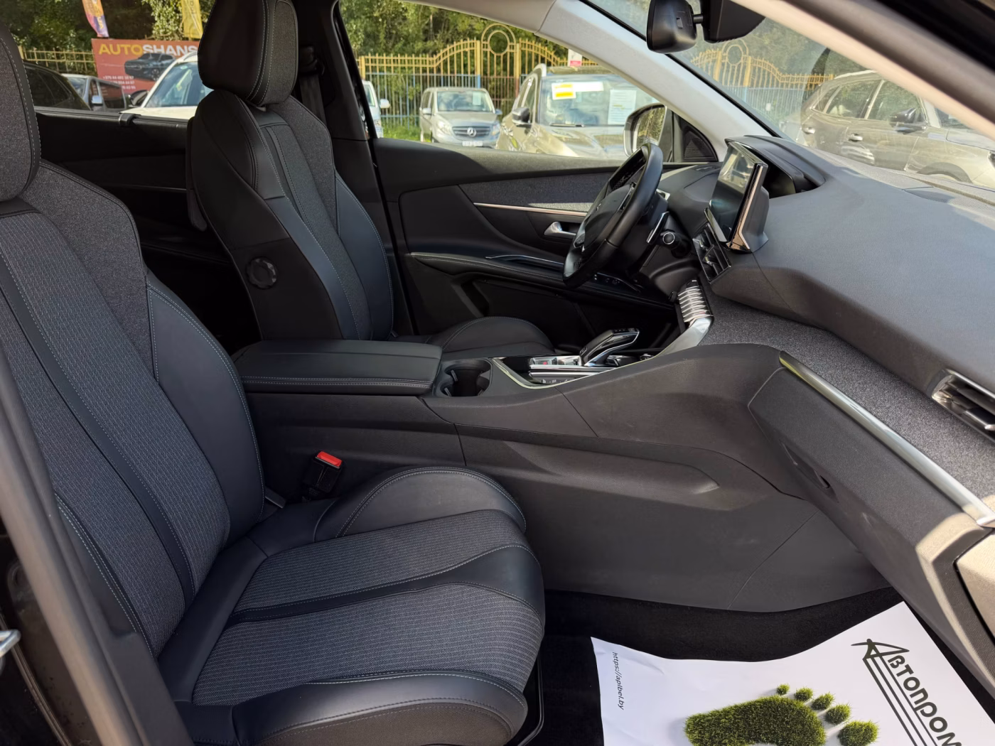Peugeot 5008 фото 12