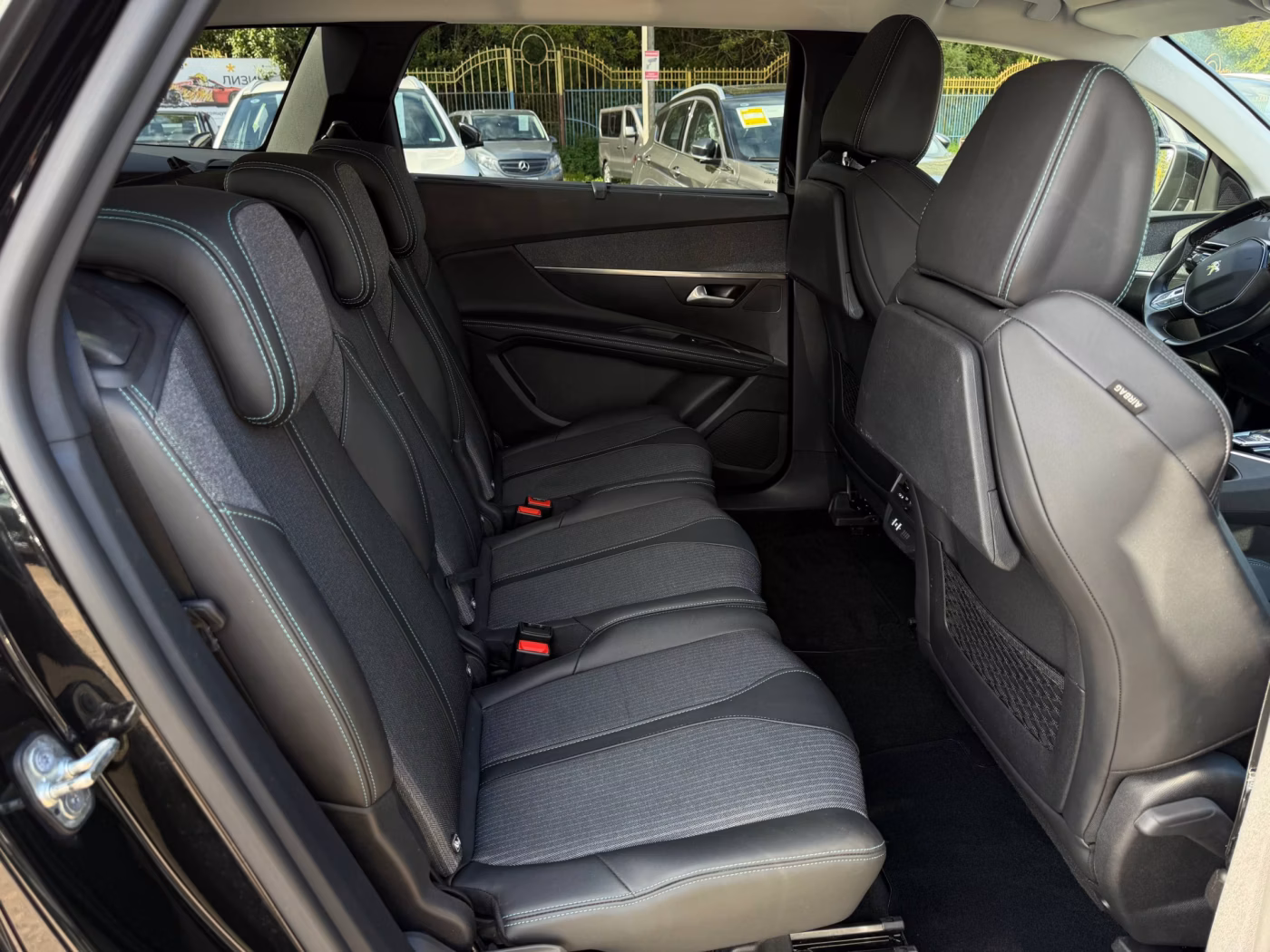 Peugeot 5008 фото 13