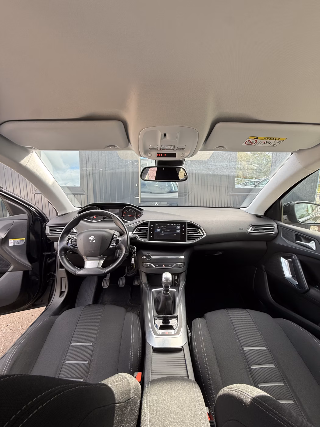 Peugeot 308 фото 9