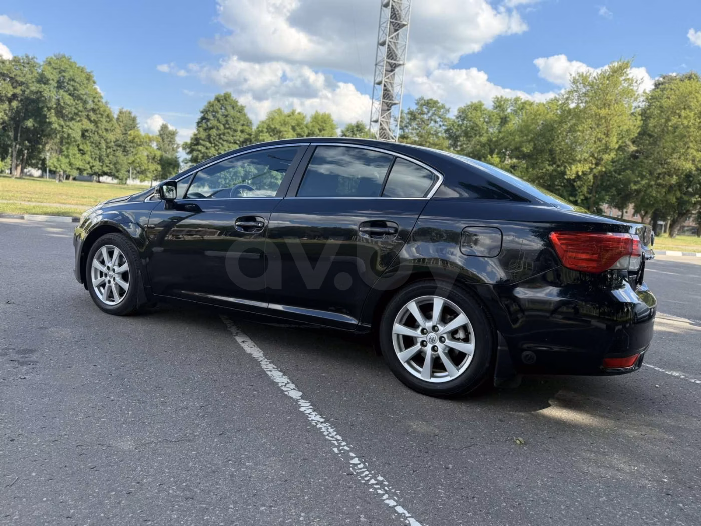Toyota Avensis фото 2