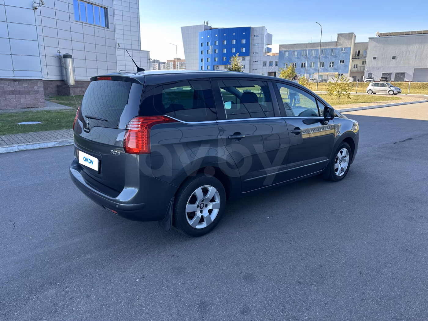 Peugeot 5008 фото 3