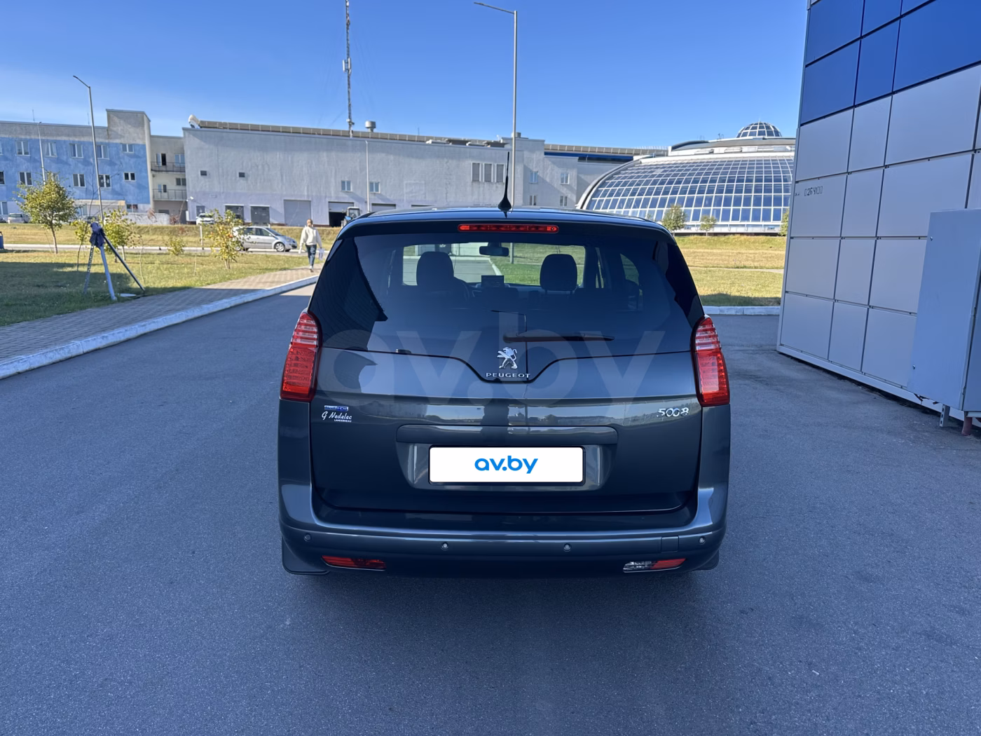 Peugeot 5008 фото 5