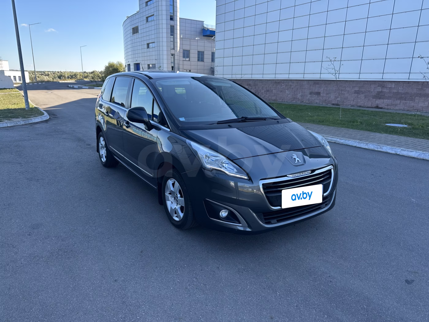 Peugeot 5008 фото 2