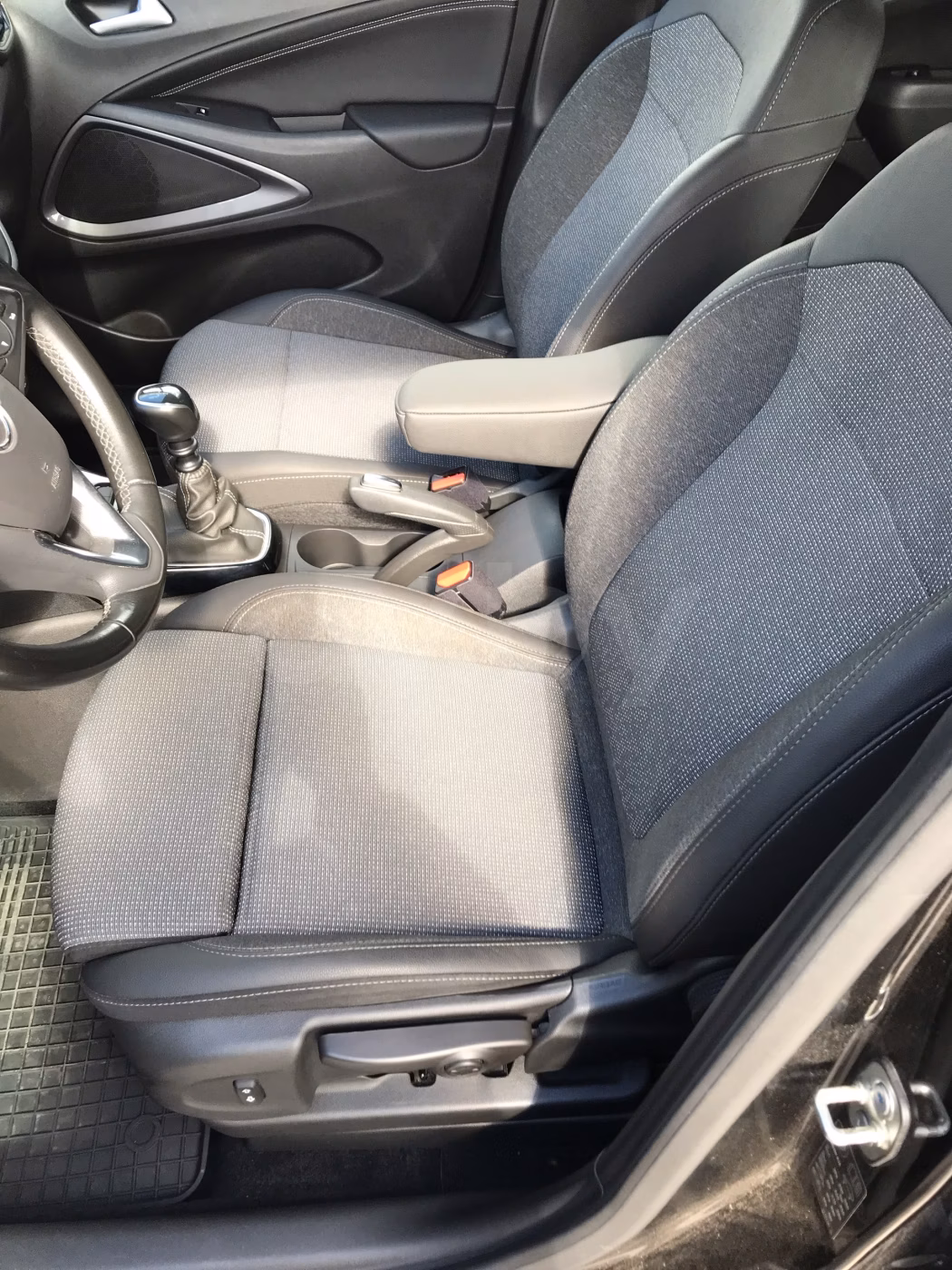 Opel Crossland X фото 10
