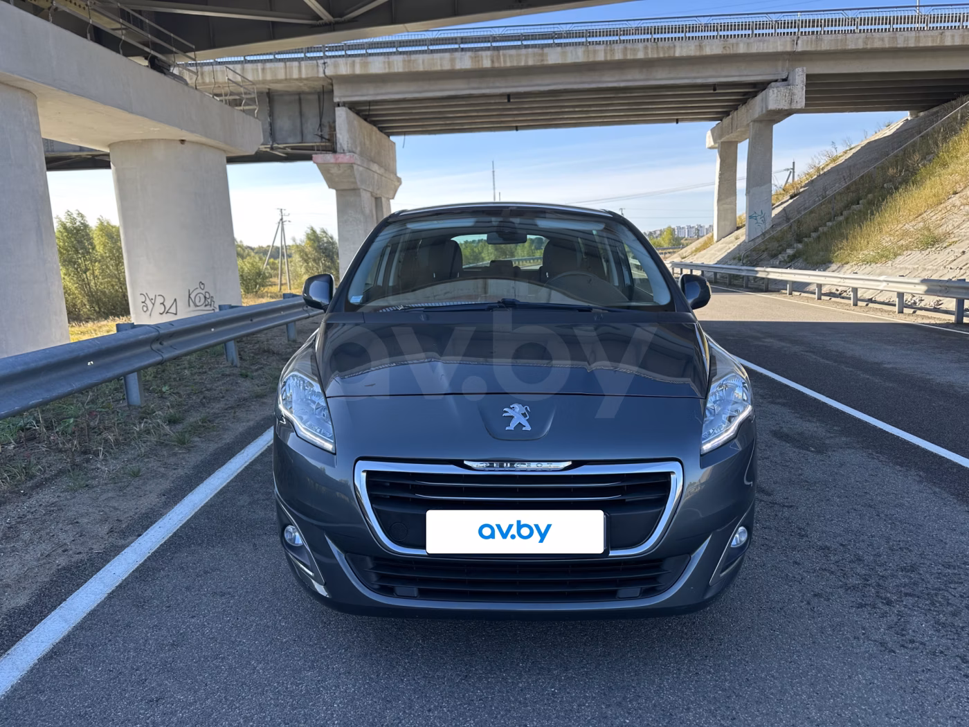 Peugeot 5008 фото 8