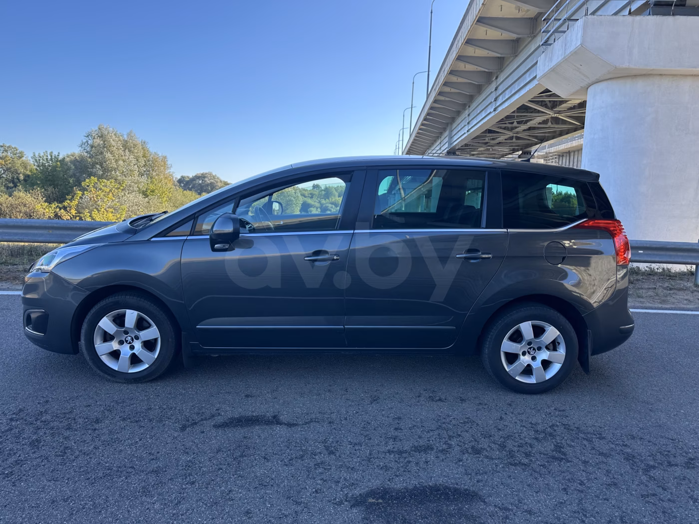 Peugeot 5008 фото 13