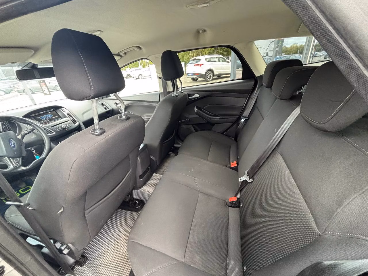 Ford Focus фото 10