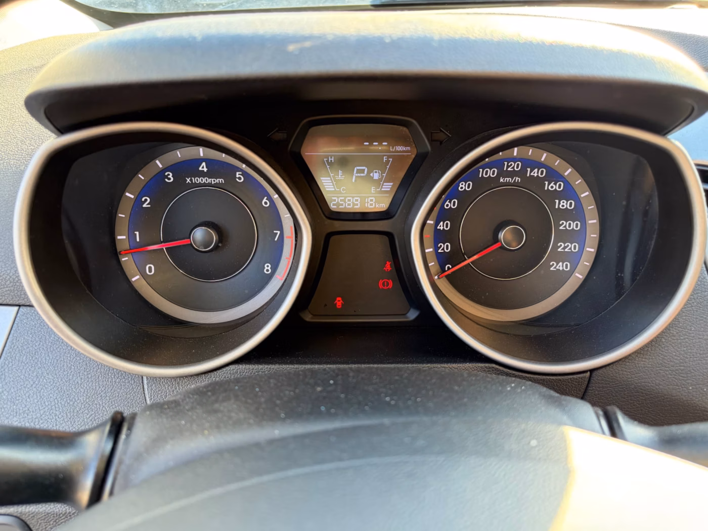 Hyundai Elantra фото 11