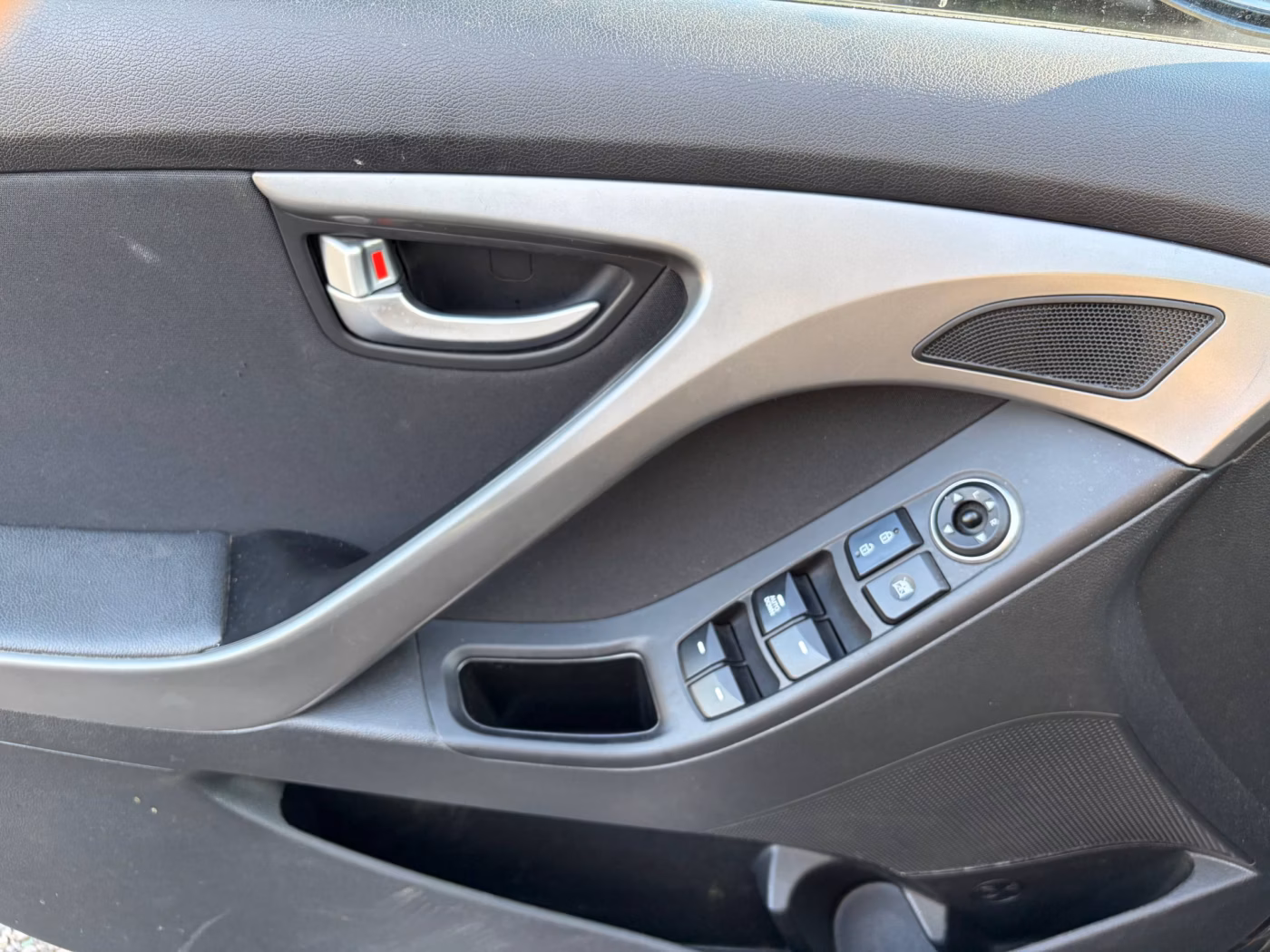 Hyundai Elantra фото 15