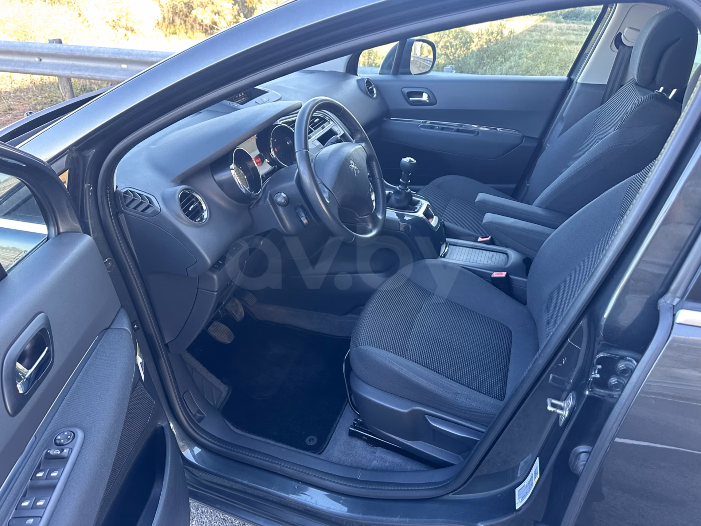 Peugeot 5008 фото 15