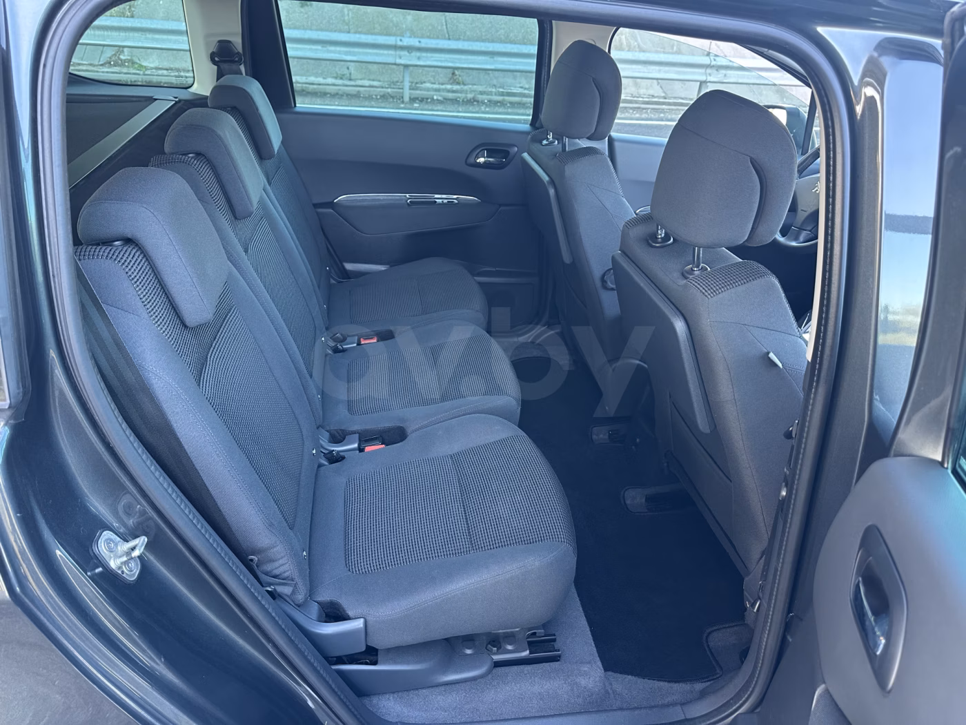 Peugeot 5008 фото 18