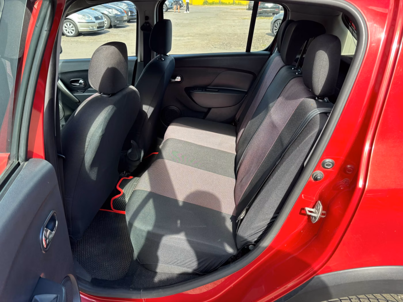 Renault Sandero Stepway фото 16
