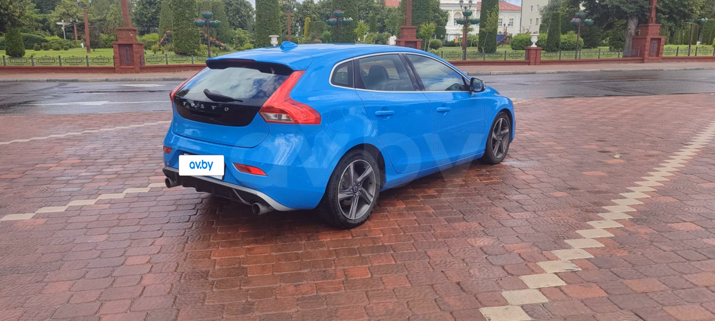 Volvo V40 фото 5