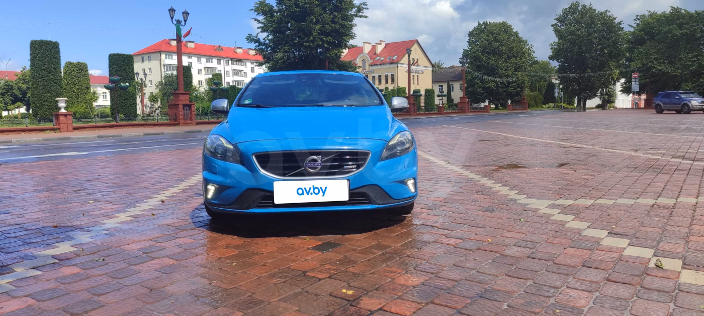 Volvo V40 фото 8