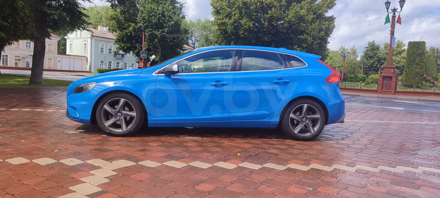 Volvo V40 фото 2