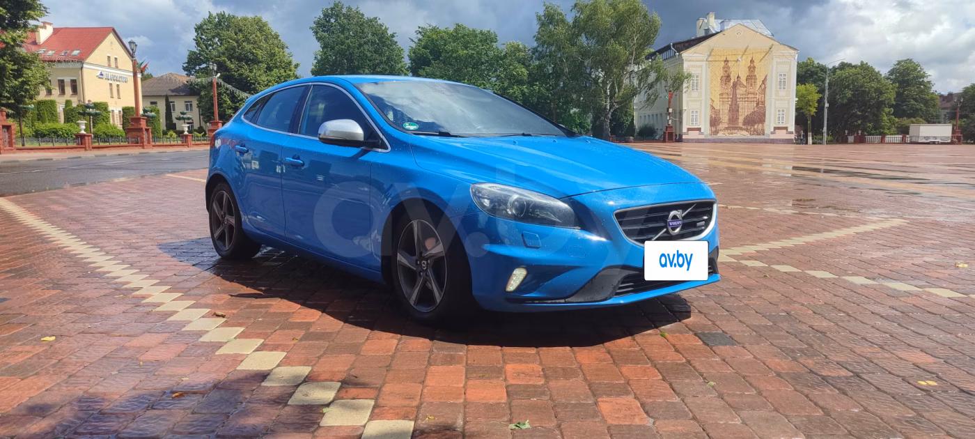 Volvo V40 фото 7
