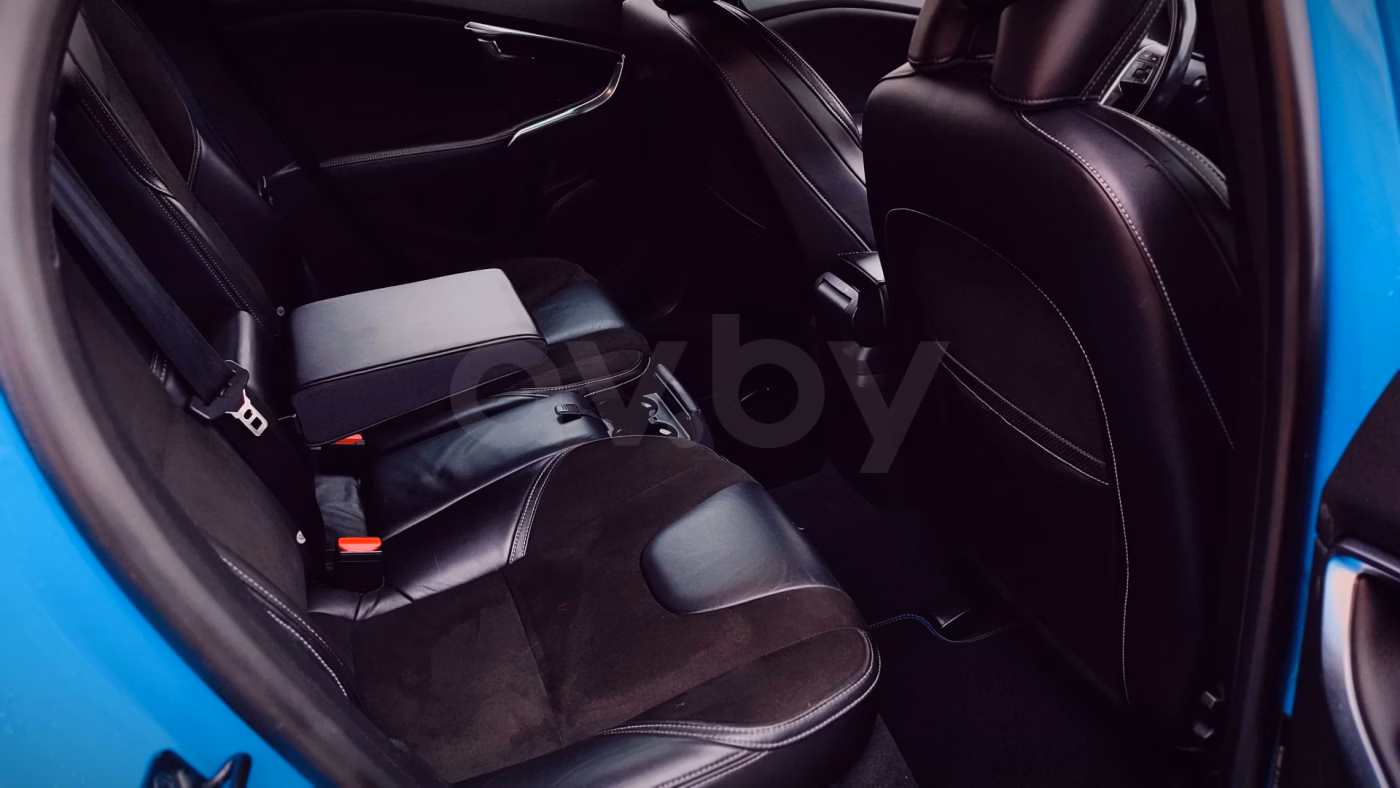 Volvo V40 фото 13