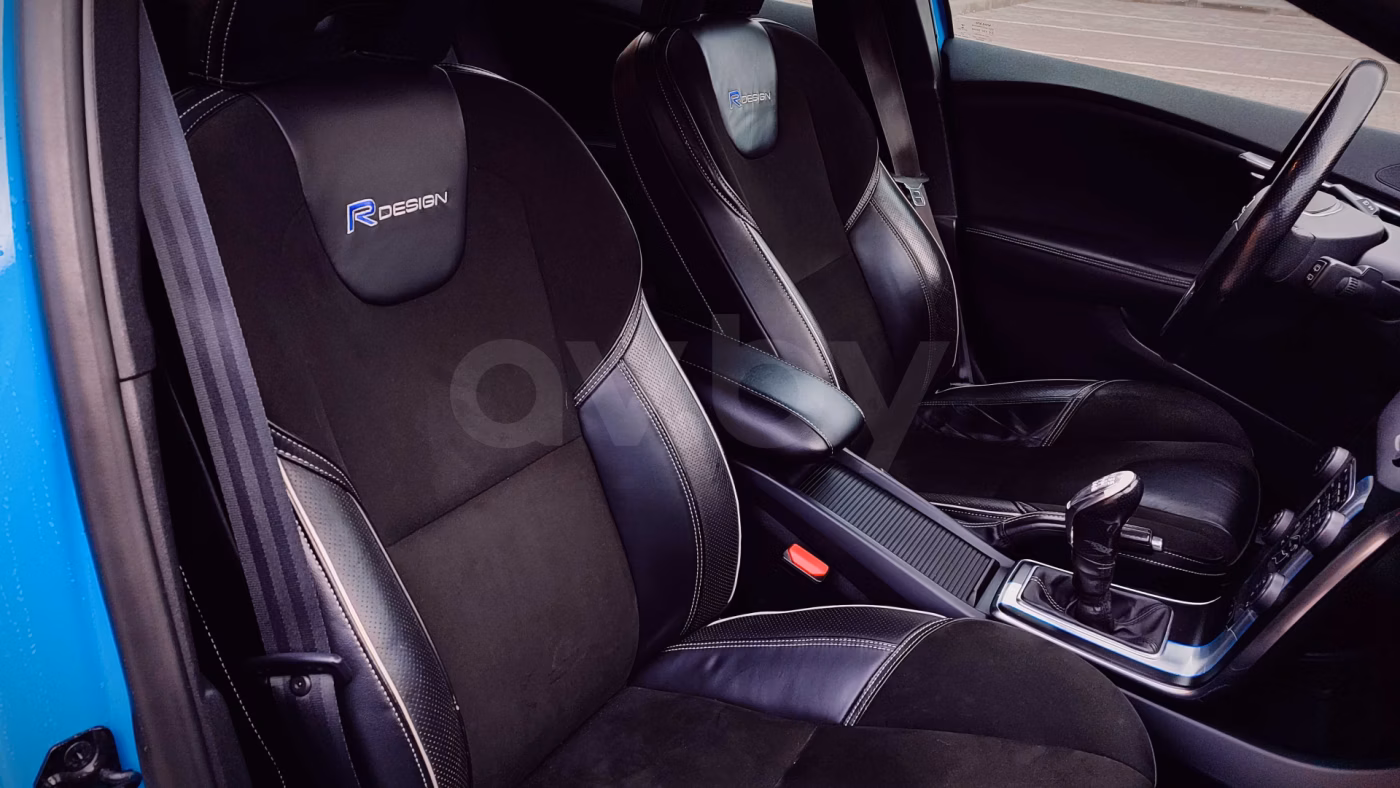 Volvo V40 фото 11