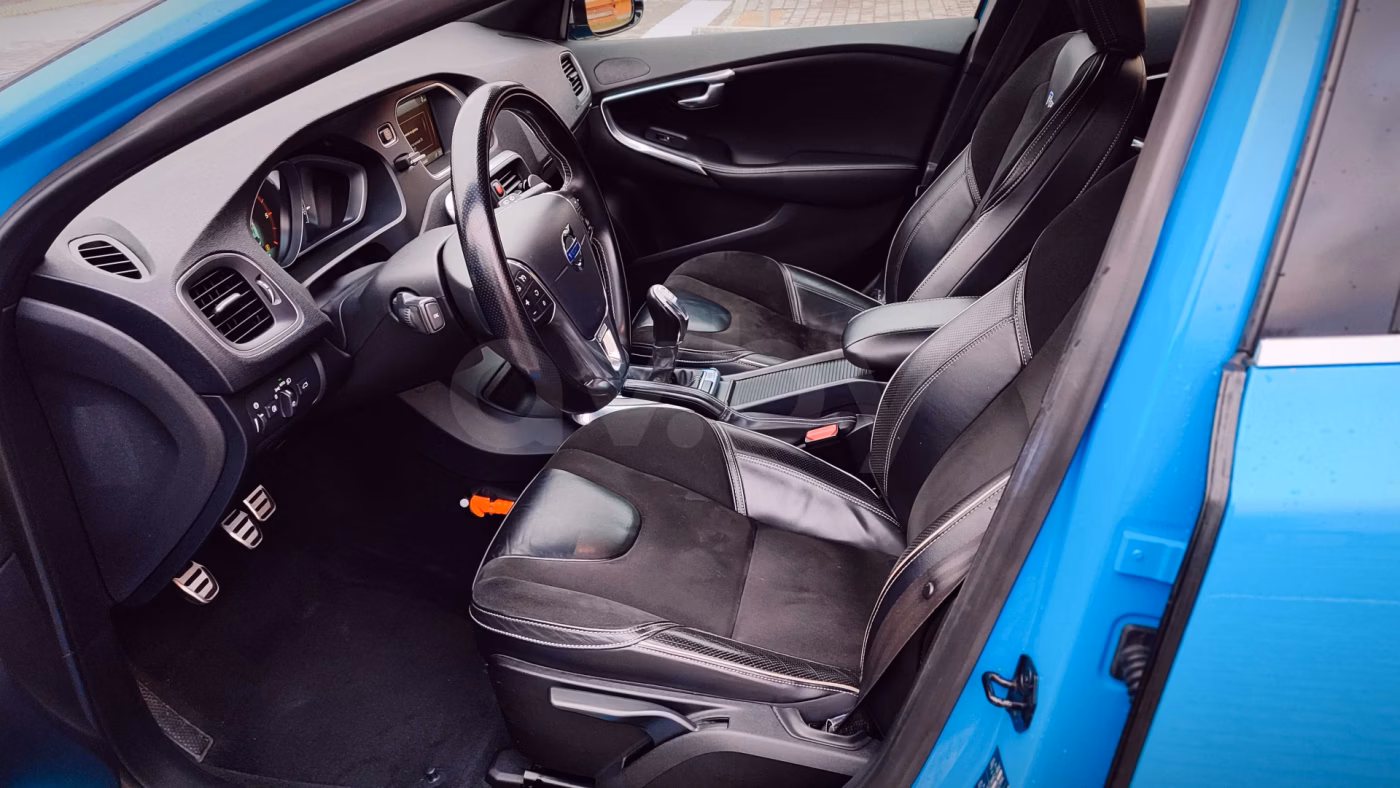 Volvo V40 фото 10